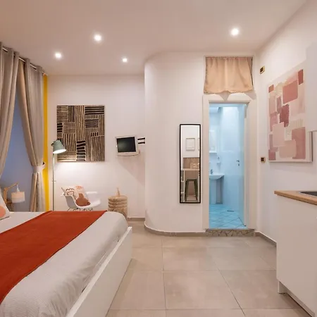 Santalucia 36 * Napoli